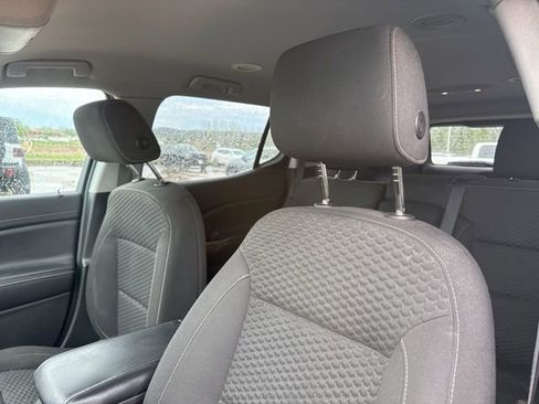 Used 2019 GMC Acadia SLE image 11