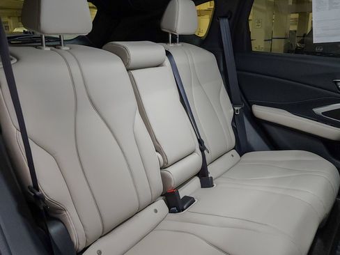 Used 2025 Acura RDX SH-AWD image 47