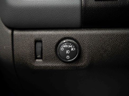 Used 2022 Chevrolet Colorado Z71 w/ Safety Package image 11