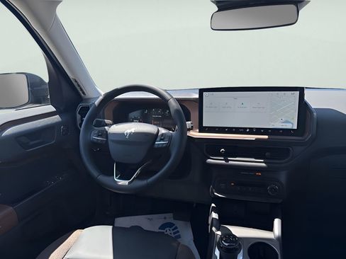 Used 2025 Ford Bronco Sport Outer Banks w/ Outer Banks Tech Package+ image 16