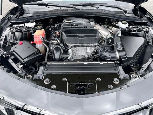 Used 2018 Chevrolet Camaro LT RWD image 27