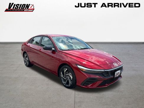 New 2025 Hyundai Elantra Sport image 3