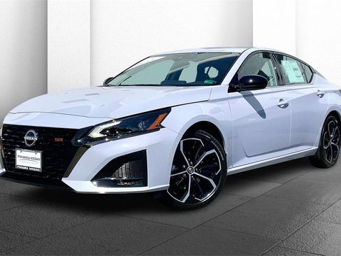 New 2025 Nissan Altima 2.5 SR w/ SR Premium Package image 2