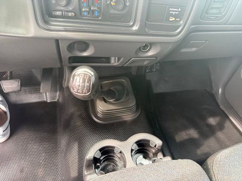 Used 2007 GMC Sierra 2500 W/T RWD image 16