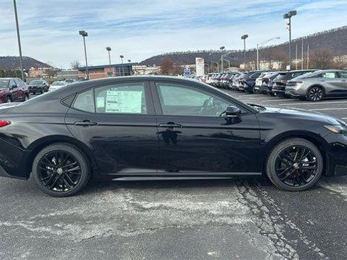 New 2026 Toyota Camry SE image 3