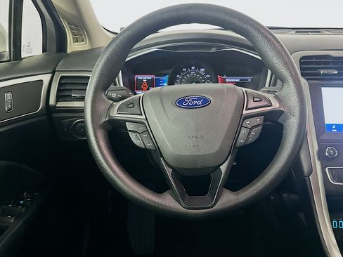 Used 2020 Ford Fusion SE FWD image 18