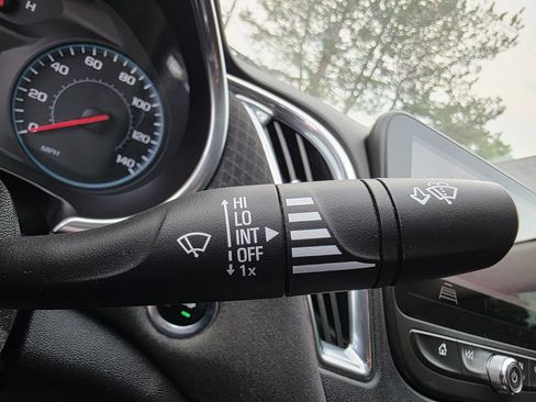Used 2020 Chevrolet Malibu LT FWD image 29