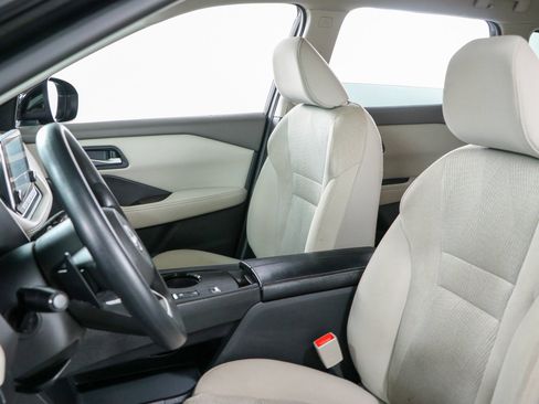 Used 2024 Nissan Rogue SV FWD image 23