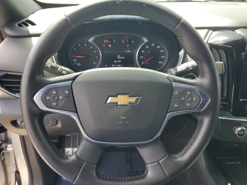 Used 2022 Chevrolet Traverse LT image 21