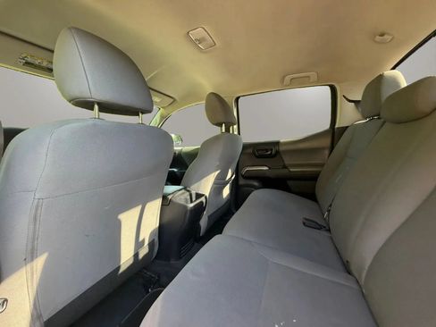 Used 2017 Toyota Tacoma SR5 RWD image 15