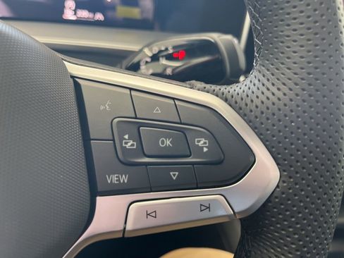 New 2026 Volkswagen Tiguan SE R-Line image 21