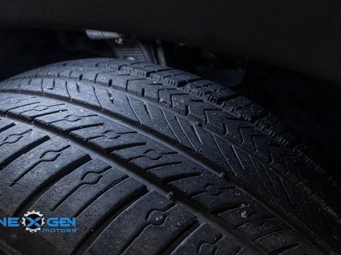 Used 2023 Tesla Model Y Performance image 43