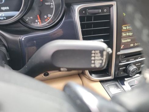 Used 2016 Porsche Panamera 4 image 15