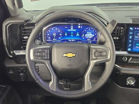Used 2023 Chevrolet Silverado 1500 LT AWD/4WD image 21
