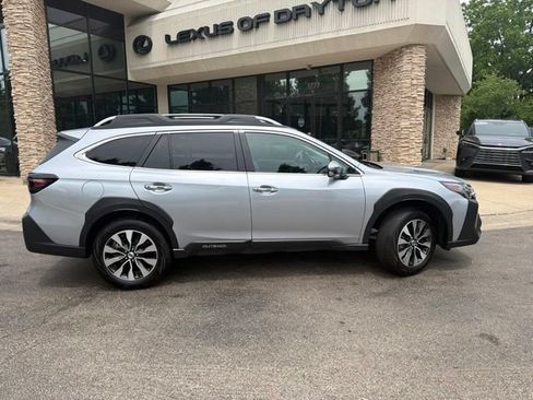Used 2025 Subaru Outback Touring AWD/4WD image 8