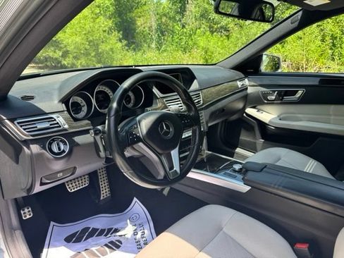 Used 2015 Mercedes-Benz E 350 4MATIC Sedan image 9
