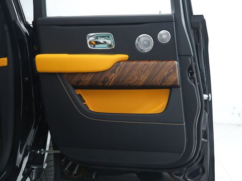 Used 2025 Rolls-Royce Cullinan image 39