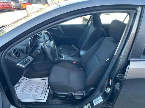 Used 2011 MAZDA MAZDA3 i Touring FWD image 10