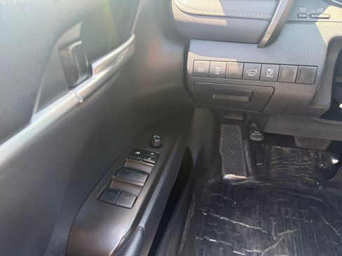 Certified 2023 Toyota Camry SE FWD image 19