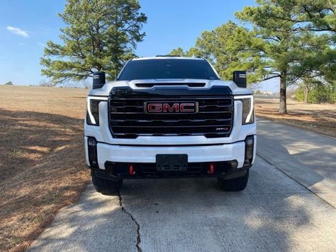 Used 2024 GMC Sierra 2500 AT4 w/ AT4 Preferred Package AWD/4WD image 12