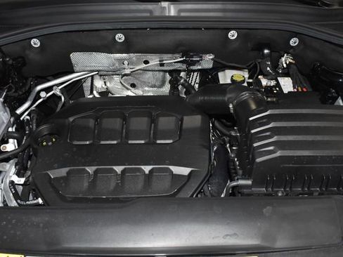 Used 2024 Volkswagen Atlas SEL Premium R-Line image 10