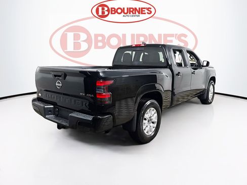 Used 2024 Nissan Frontier SV image 10