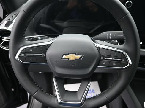 New 2026 Chevrolet Equinox LT w/ Convenience Package II FWD image 11