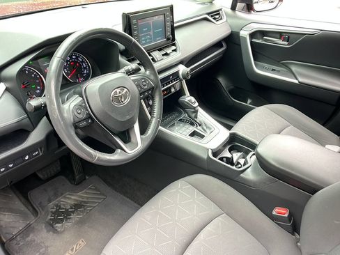 Used 2019 Toyota RAV4 XLE w/ Convenience Package AWD/4WD image 10