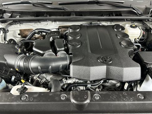 Used 2024 Toyota 4Runner SR5 image 10