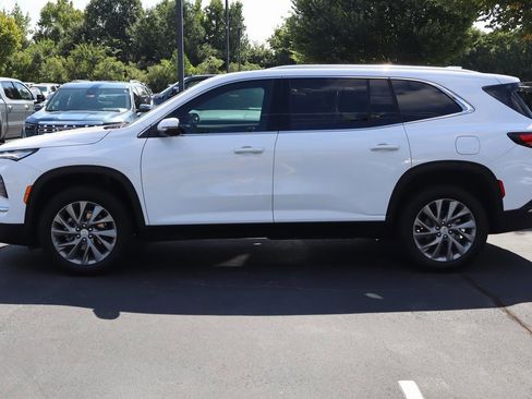 New 2025 Buick Enclave Preferred image 5