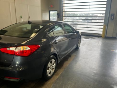 Used 2015 Kia Forte LX w/ Popular Package FWD image 8
