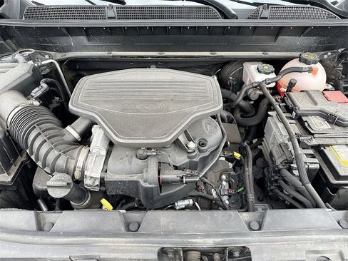 Used 2023 GMC Acadia SLT w/ Elevation Edition image 27