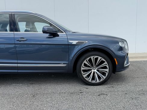 Certified 2022 Bentley Bentayga AWD/4WD image 8