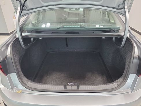 Used 2023 Volkswagen Jetta SE w/ Panoramic Sunroof Package FWD image 17