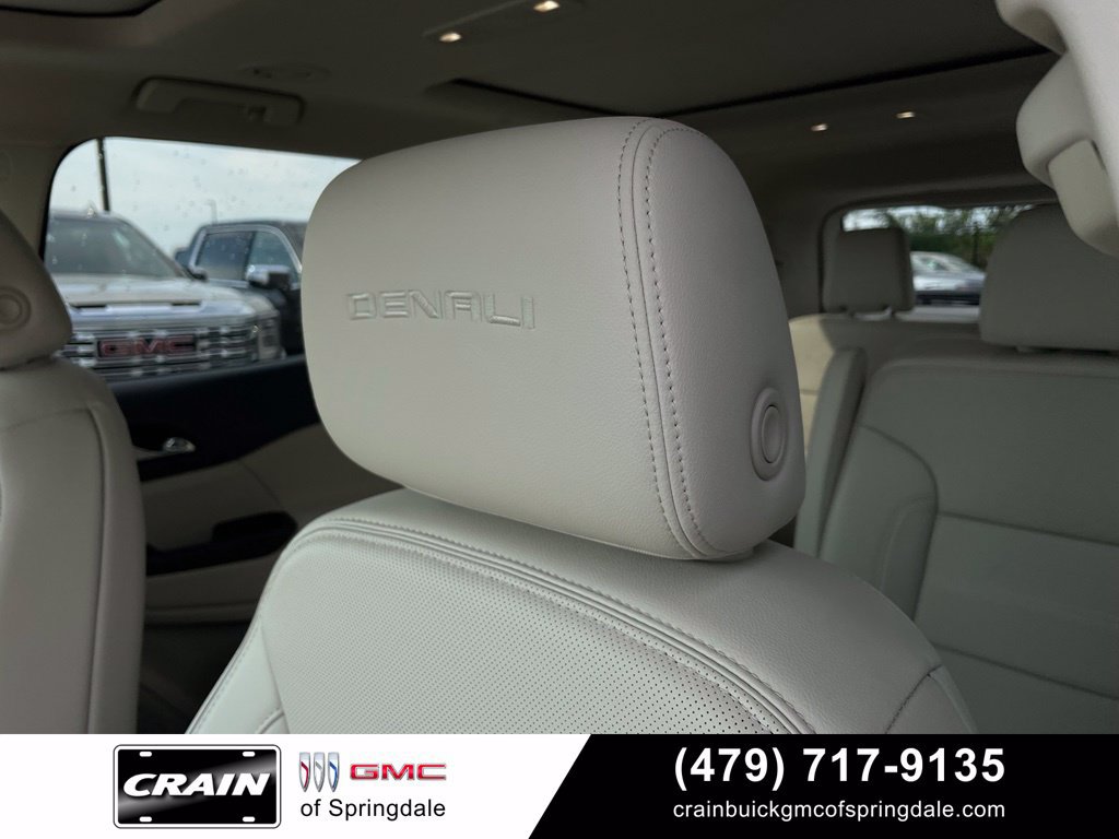 Used 2023 GMC Acadia Denali w/ Denali Ultimate Package FWD image 22