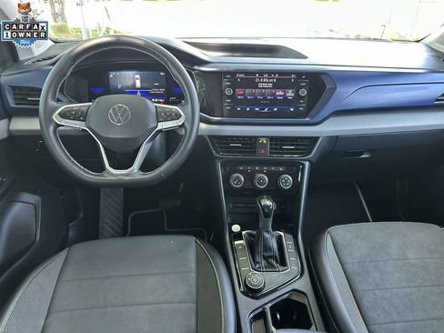 Used 2023 Volkswagen Taos SE AWD/4WD image 12