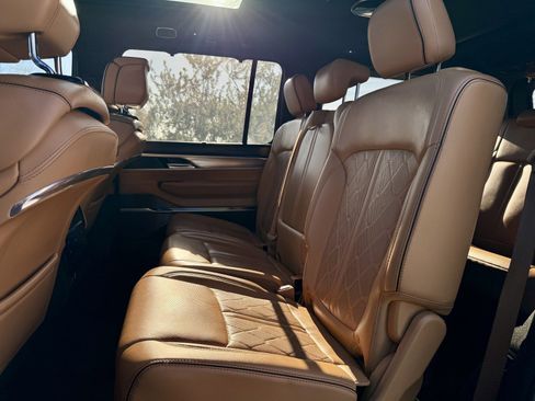 Used 2022 Jeep Grand Wagoneer Series III w/ Flexible Seating Group image 12