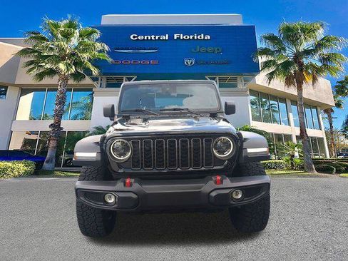Certified 2025 Jeep Gladiator Rubicon AWD/4WD image 3