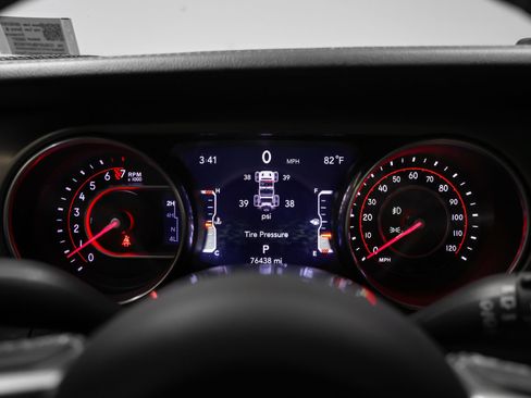 Used 2018 Jeep Wrangler Unlimited Rubicon w/ Dual Top Group AWD/4WD image 32
