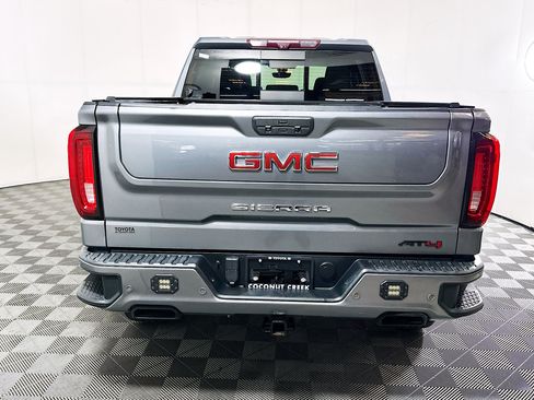 Used 2021 GMC Sierra 1500 AT4 w/ AT4 Premium Package AWD/4WD image 4