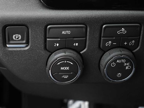 Used 2026 Chevrolet Silverado 1500 LT AWD/4WD image 19