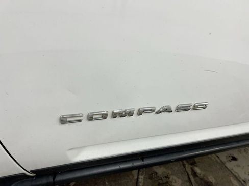 Used 2016 Jeep Compass Latitude image 23