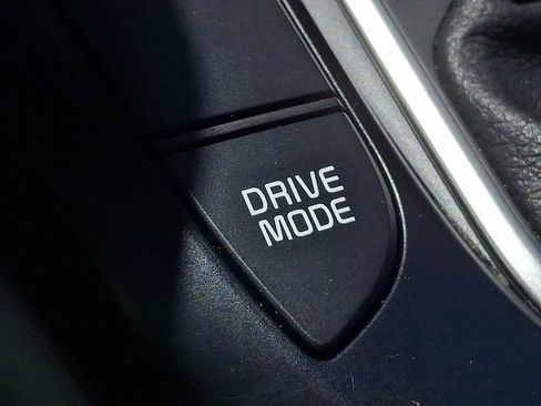 Used 2025 Kia Soul LX w/ LX Technology Package FWD image 23