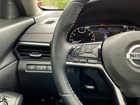 Used 2019 Nissan Altima 2.5 SR w/ SR Premium Package image 13