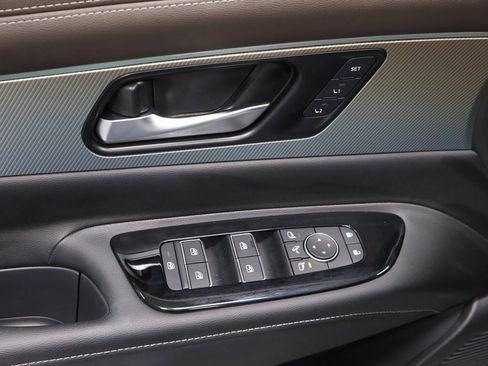 Certified 2025 Nissan Murano Platinum w/ Cargo Package image 25