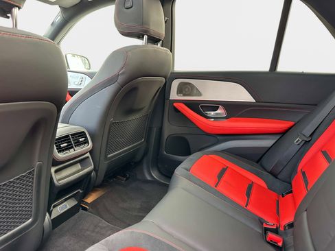 Used 2025 Mercedes-Benz GLE 53 AMG 4MATIC image 15