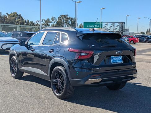New 2026 Chevrolet Trax ACTIV w/ Sunroof Package image 3