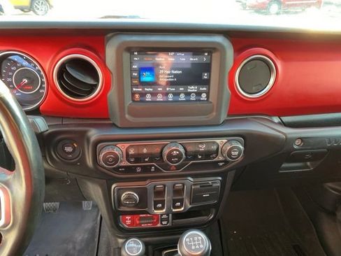 Certified 2022 Jeep Wrangler Rubicon w/ Cold Weather Group image 18