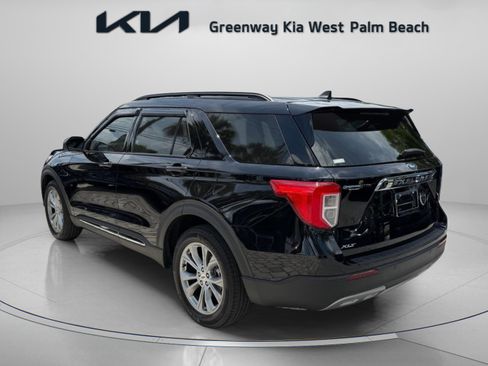 Used 2023 Ford Explorer XLT w/ Equipment Group 202A RWD image 5