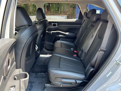 Used 2025 Kia Sorento S w/ Panoramic Sunroof Package FWD image 44